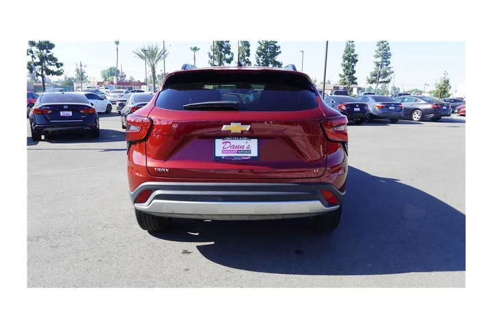 $22984 : 2025 Trax LT image 7