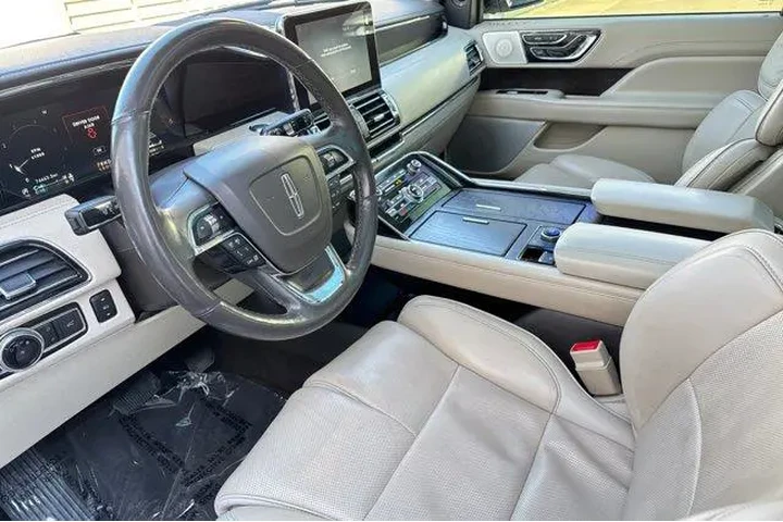 $33366 : Lincoln Navigator L 2018 4x4 image 10