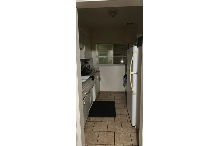 $875 : Renta Cuarto Grande image 2