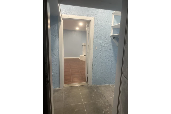 $1000 : Rento cuarto con bano privado image 2