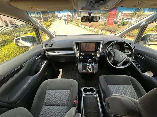 $3200 : Toyota Alphard image 2