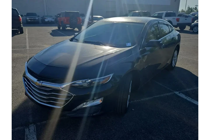 $15500 : Chevrolet Malibu 2020 LT 4dr image 1