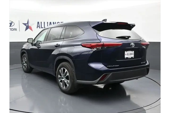 $30988 : Toyota Highlander 2021 AWD X image 3