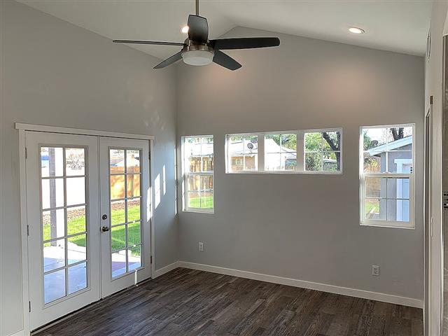 $1600 : Beautifully remodeled three be image 6