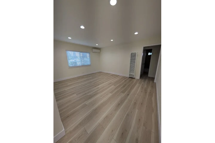 $1500 : Santa Ana - Home Available image 2