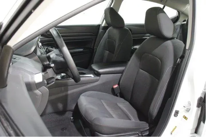 $25983 : Nissan Altima 2025 2.5 S 4dr image 5