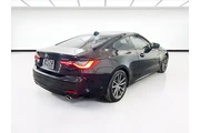 $32500 : BMW 4 Series 2022 430i 2dr C thumbnail