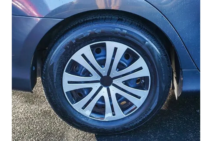 $10792 : Toyota Camry 2012 LE 4dr Sed image 9