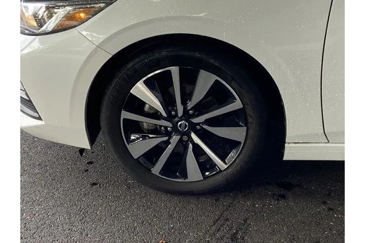 Nissan Sentra 2022 SV 4dr Se image 9