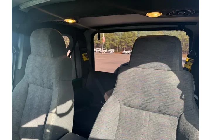 $15293 : Jeep Wrangler 2004 2dr X 4WD image 10