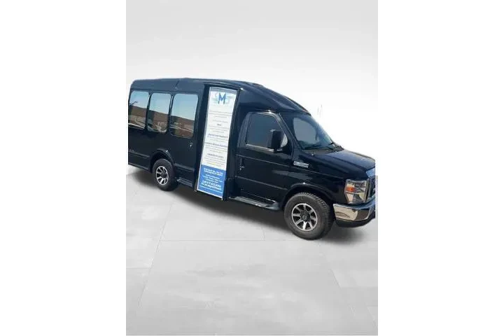 $13464 : Ford E-Series 2017 E-350 SD image 1