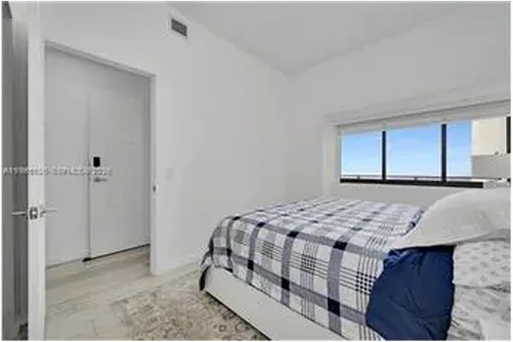 $7500 : Rental property with 2 bedro image 7