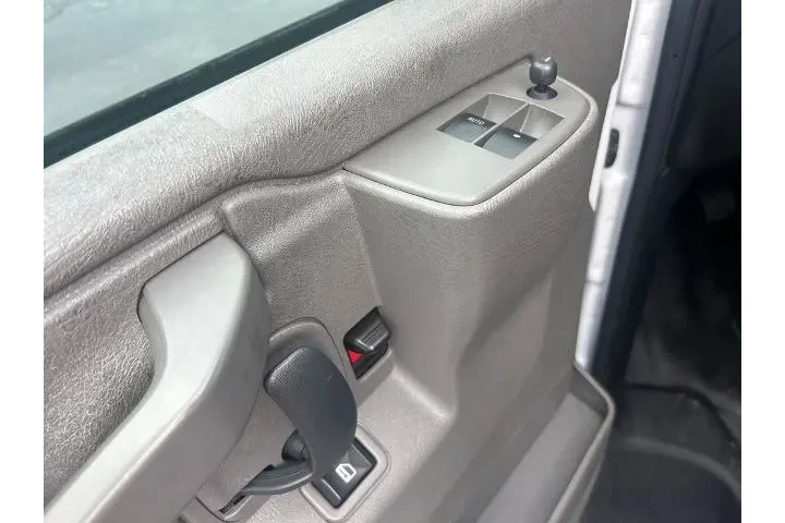 $33379 : GMC Savana 2024 2500 3dr Car image 4