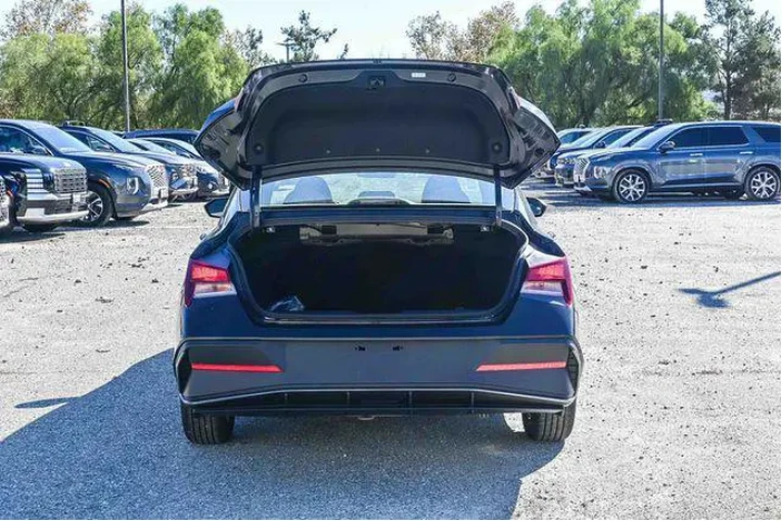 $23000 : Hyundai ELANTRA 2026 SE 4dr image 9