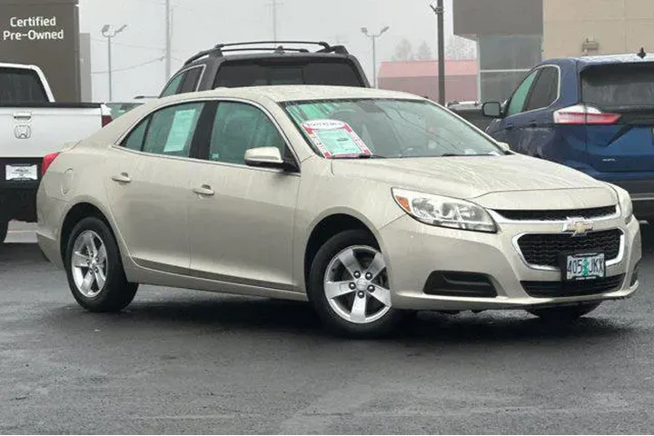 $9921 : Chevrolet Malibu Limited 201 image 2