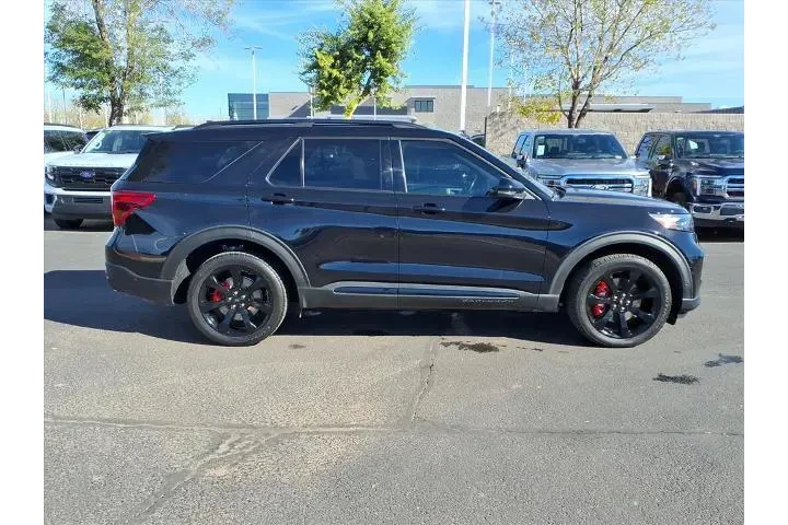 $32059 : Ford Explorer 2021 AWD ST 4d image 3