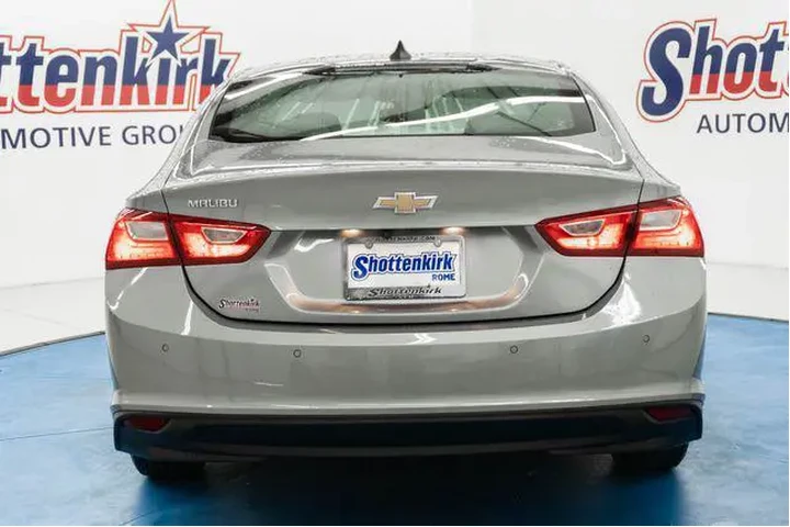 $19762 : Chevrolet Malibu 2024 LS 4dr image 6