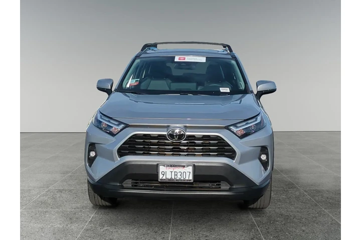 $32508 : Toyota RAV4 2024 AWD XLE Pre image 8