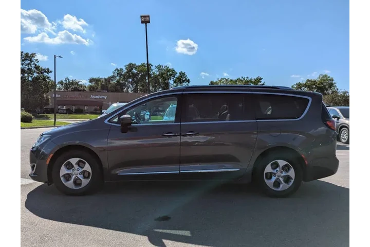 $14592 : 2017 Pacifica Touring-L Plus image 9