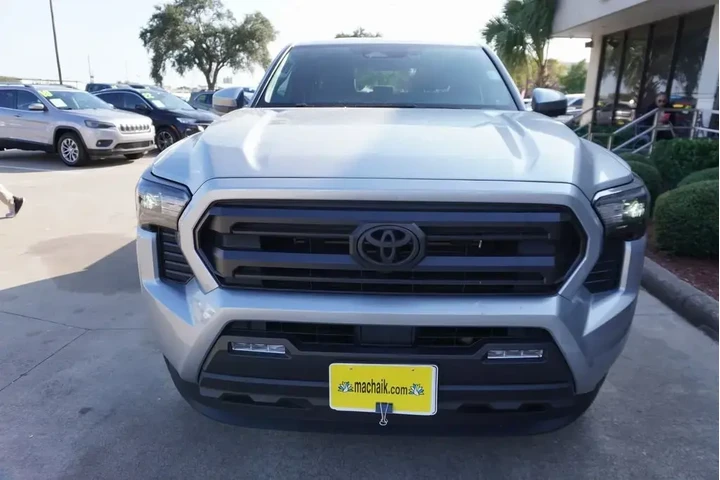 $35988 : Toyota Tacoma 2024 4x2 SR5 4 image 2