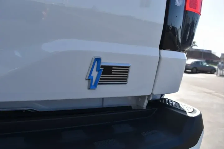 $39990 : Ford F-150 Lightning 2024 AW image 8