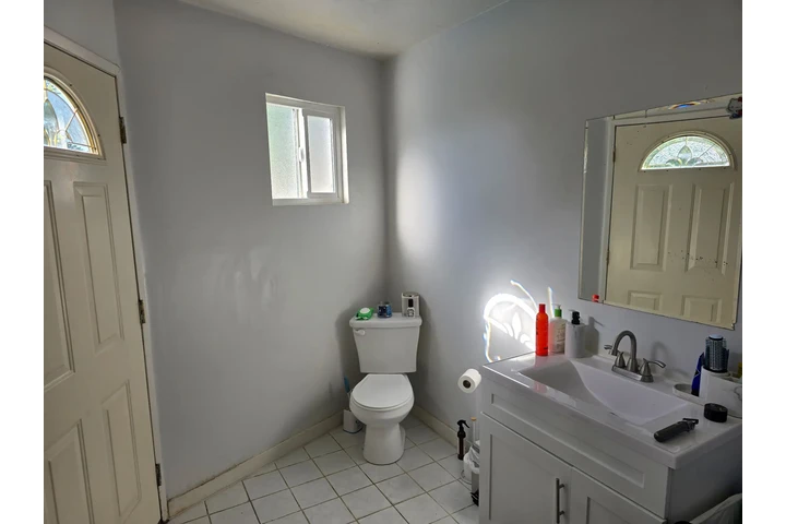 $1500 : Studio en Reseda image 3