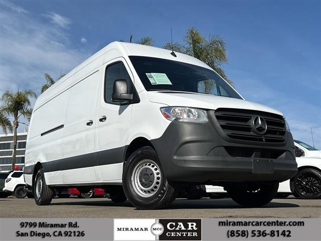 $42997 : 2023 Sprinter Cargo Van 2500 image 2