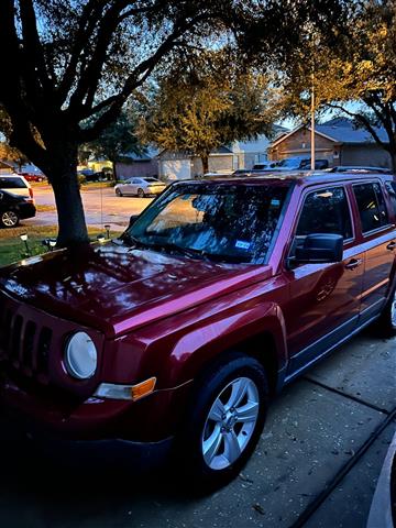 $6000 : exelente jeep patriot image 3