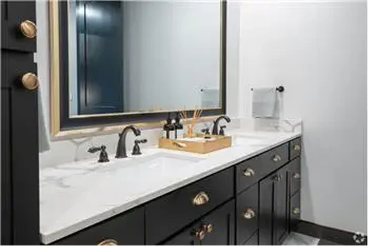 $5682 : Rental property with 3 bedro image 7