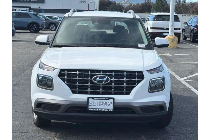 $14990 : Hyundai VENUE 2020 SEL 4dr C image 2