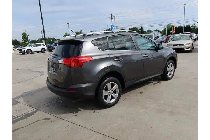 $9951 : Toyota RAV4 2015 XLE 4dr SUV image 4