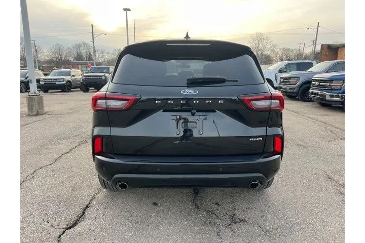 $24925 : Ford Escape 2023 AWD ST-Line image 5
