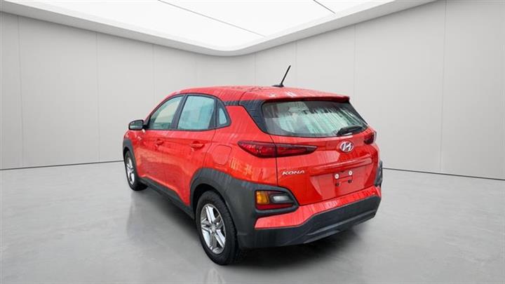 2020 Kona SE image 6