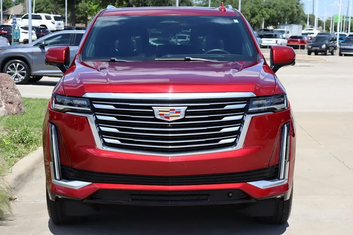 $64545 : 2021 Escalade ESV Premium Lux image 4