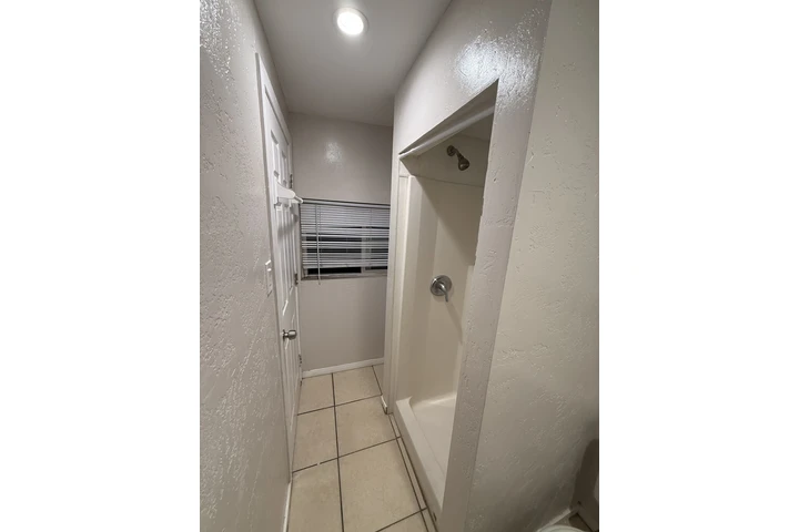 $1850 : Estudio. image 7