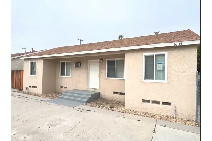 $1925 : Rento casita En San Bernardino image 2