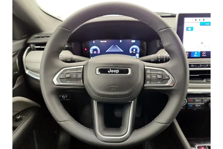 $26998 : Jeep Compass 2023 4x4 Limite image 10