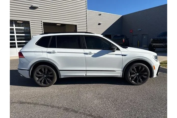 $19515 : Volkswagen Tiguan 2021 SE 4d image 2