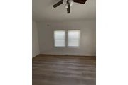 $1525 : Renovated single unit for rent thumbnail