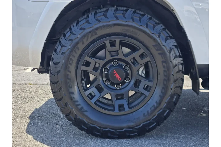 $37994 : Toyota 4Runner 2023 4x2 SR5 image 7