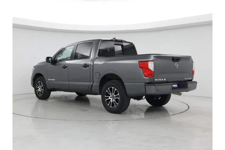 $31998 : Nissan Titan 2023 4x4 S 4dr image 2