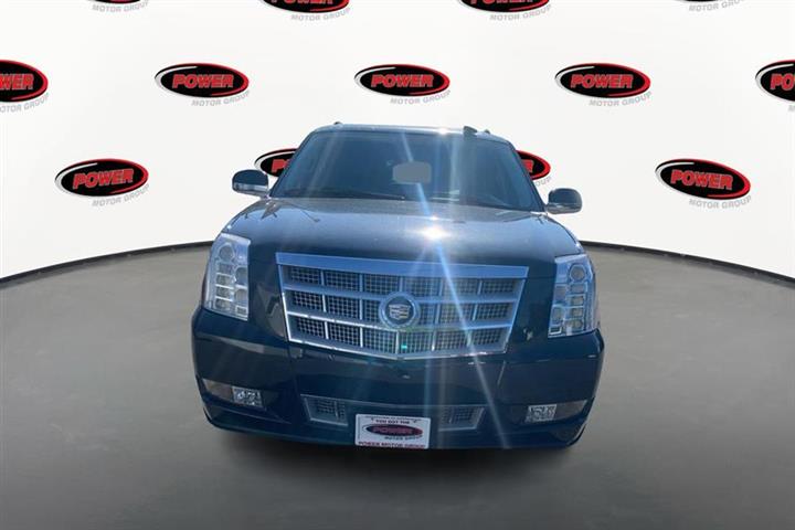 $23795 : Used 2014 Escalade ESV AWD 4d image 2