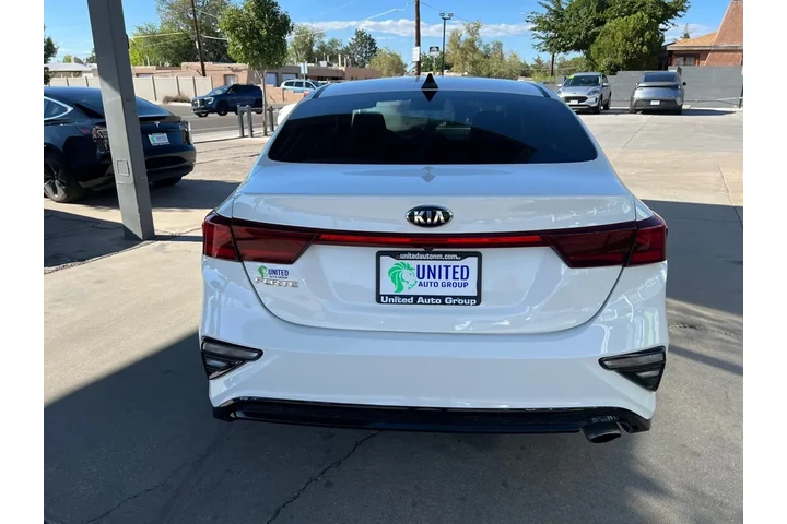 2019 Forte FE image 6