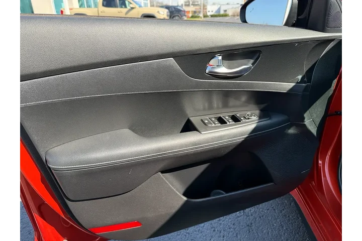 $20222 : Kia Forte 2023 GT-Line 4dr S image 10