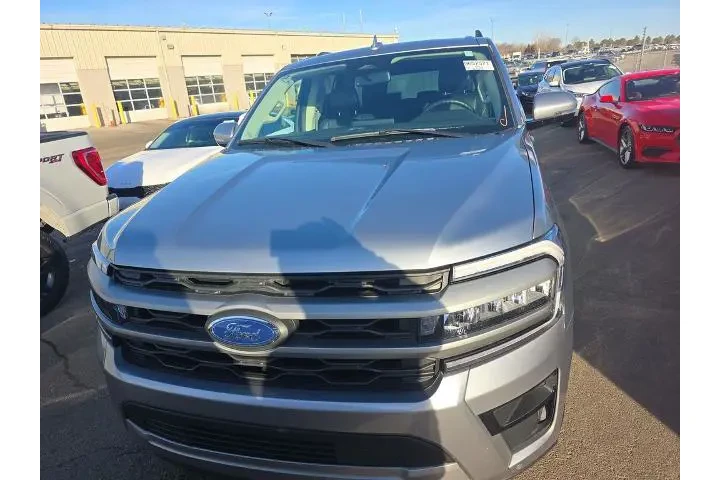 $39999 : Ford Expedition 2024 4x2 XLT image 2