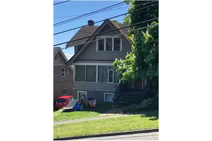 $710 : Rental property with 1 bedro image 1