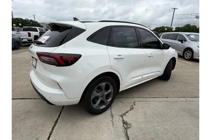 $21548 : Ford Escape 2024 ST-Line 4dr image 6