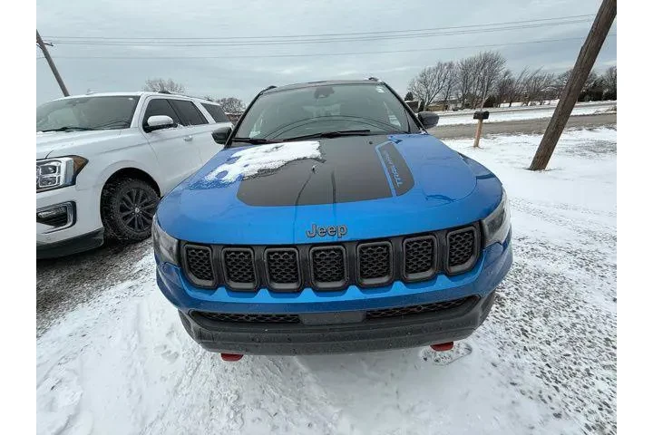 $24789 : Jeep Compass 2023 4x4 Trailh image 9