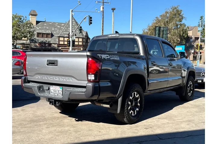 $27995 : Toyota Tacoma 2018 4x4 TRD O image 8