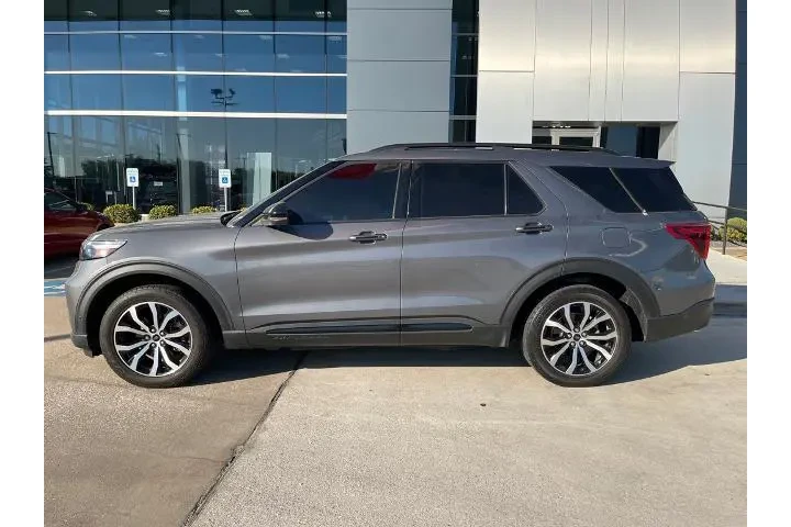 $29995 : Ford Explorer 2021 AWD ST 4d image 8